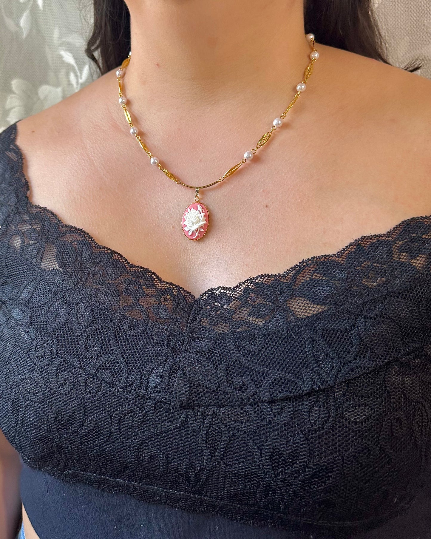 La Rosa Necklace