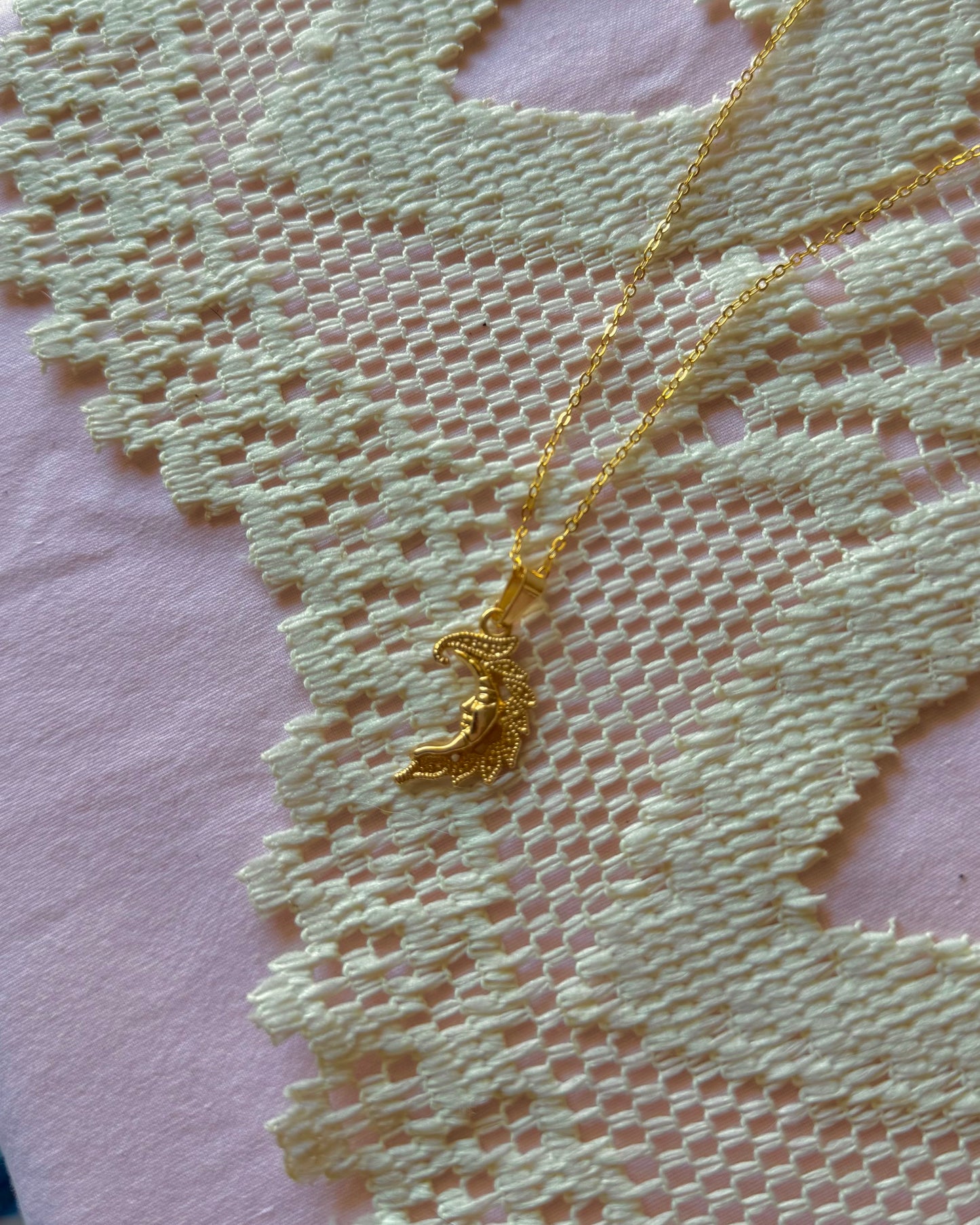 Luna Enamorada Necklace